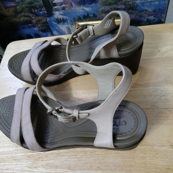 π‘π‘ CROCS FASHIONABLE SANDALS π’π’A FABULOUS GIFT π GIVING. - Picture 11 of 15